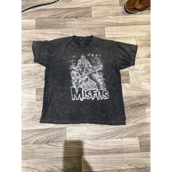 Misfits x Junji Ito T-Shirt XL Gray Mineral Wash Bass Zombie Jerry Only Rare - Picture 9 of 10
